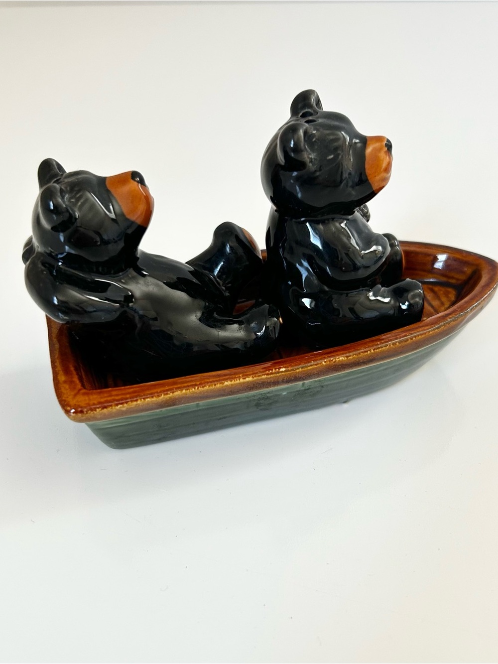 Cracker Barrel Black Bear Salt & Pepper Shaker Set